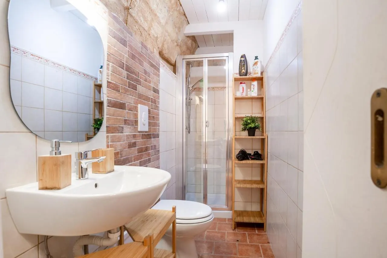 Apartament La Casuccia Cosy Flat In Old Center Bari 0*,  Włochy